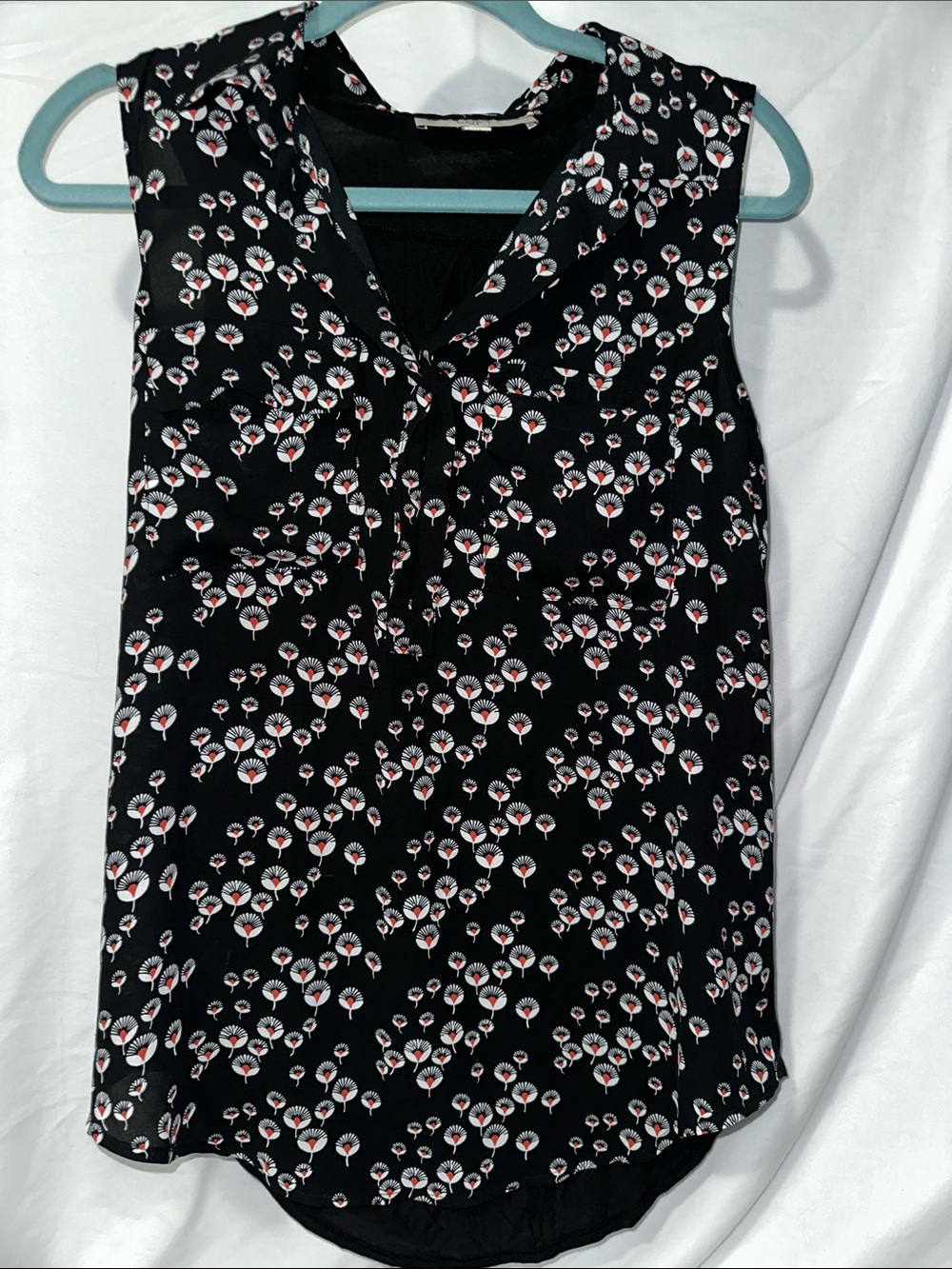 LOFT Black Sleeveless Floral V-Neck Camisole